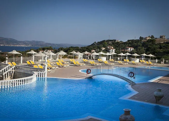 Apartahotel Dionysos Village 4*