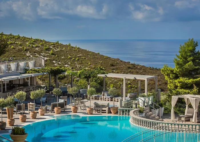 Apartahotel Dionysos Village