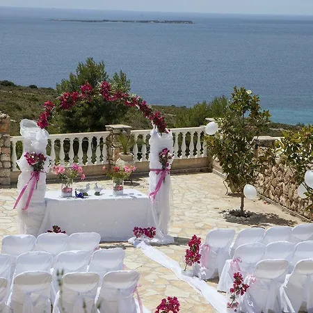 Dionysos Village Lägenhetshotell