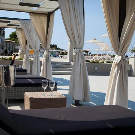 Dionysos Village Lägenhetshotell 4*