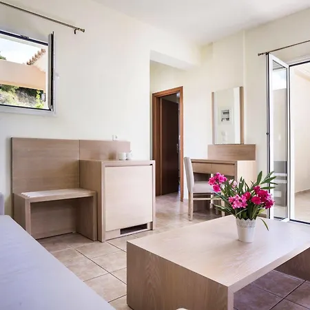 Lägenhetshotell Dionysos Village 4*