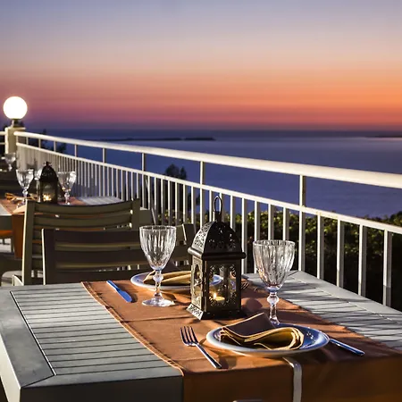 Dionysos Village Hotel apartamentowy 4*