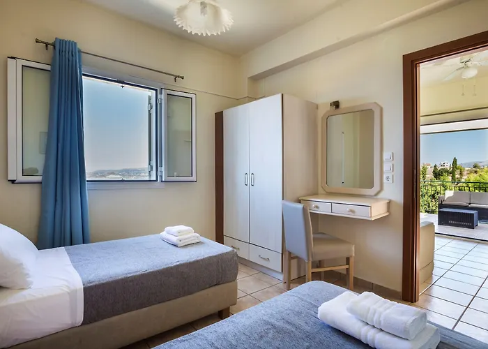 Ξενοδοχείο με διαμερίσματα Dionysos Village 4*